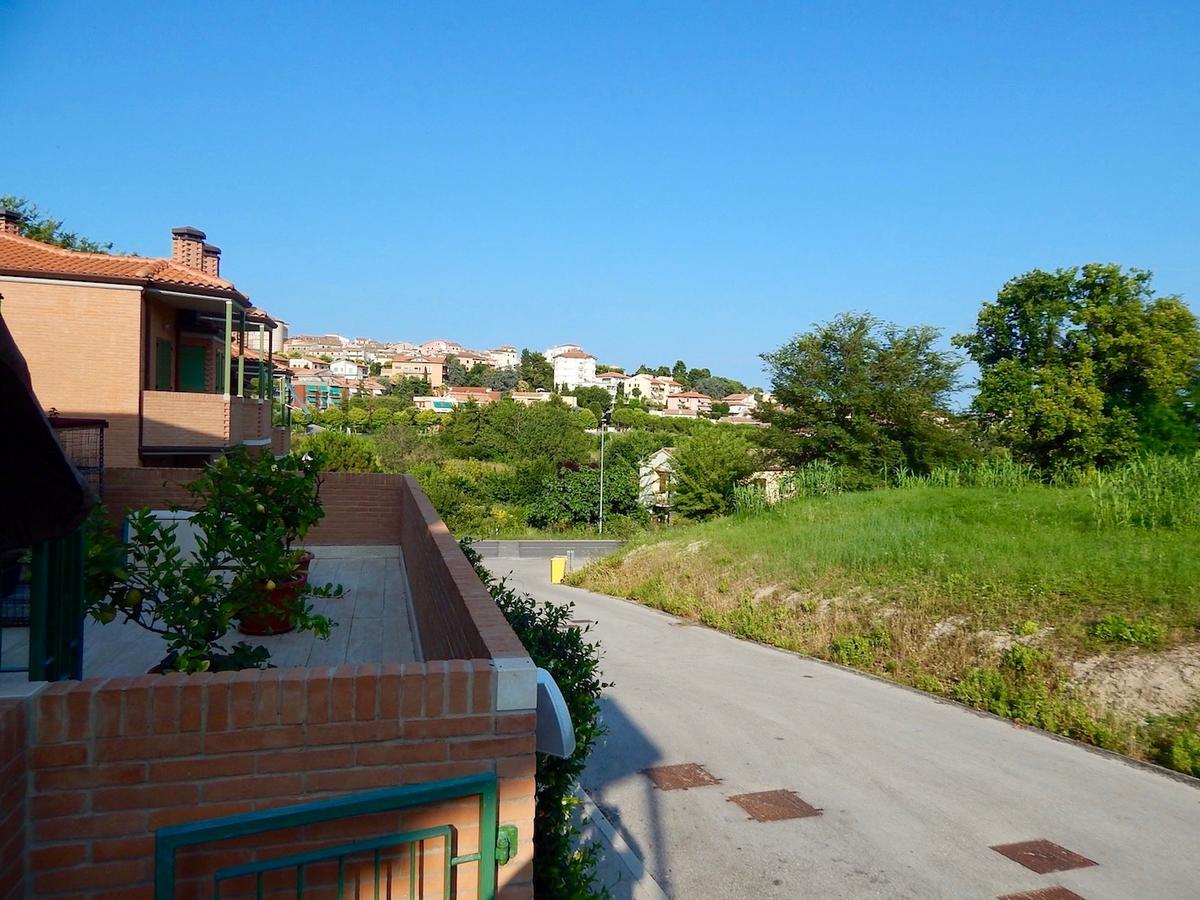 S127 - Sirolo, Nuovissimo Monolocale Con Terrazzo Apartment ภายนอก รูปภาพ